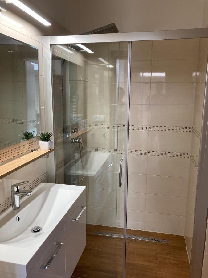 Apartmany Rubin Nesvady エクステリア 写真