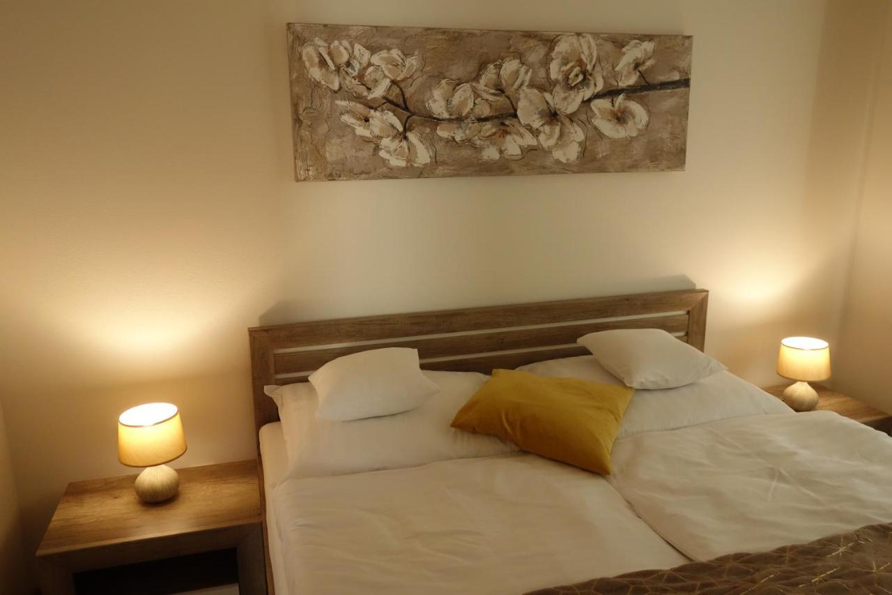 Apartmany Rubin Nesvady エクステリア 写真