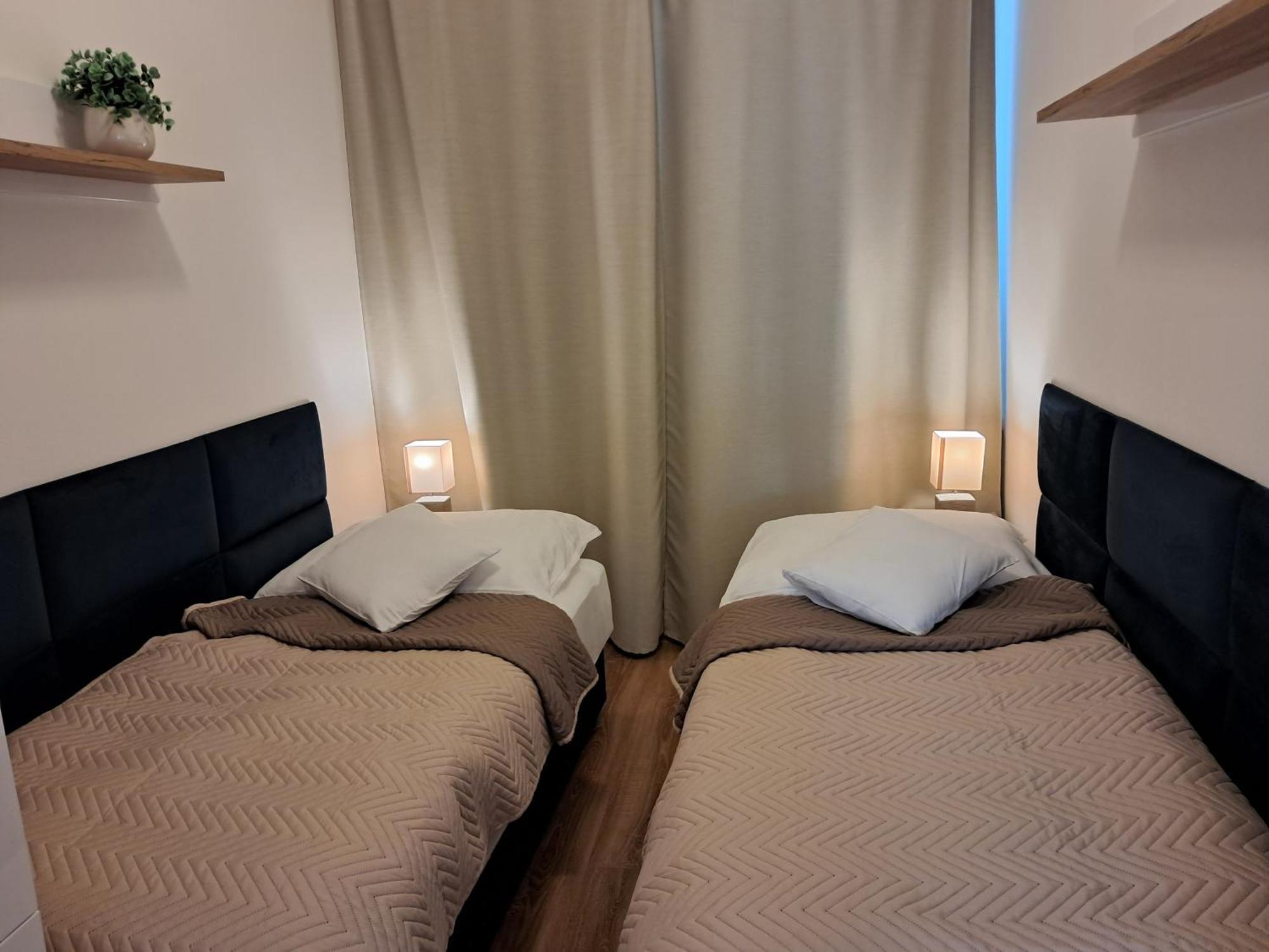 Apartmany Rubin Nesvady エクステリア 写真